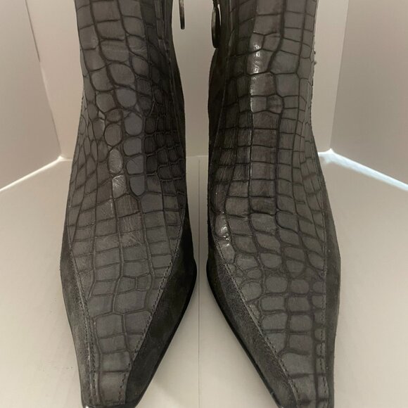 Donald Pliner Grey Crocodile Print Leather Suede Ankle Boots - Picture 4 of 4